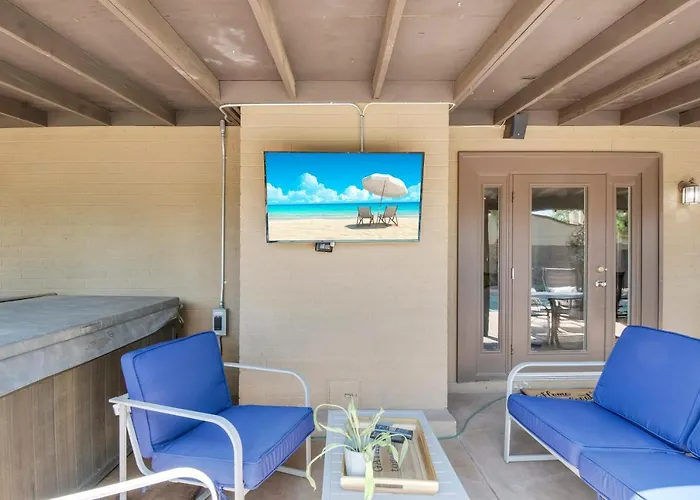 4 Bdr, Two Master Suite, Billiards & Desert Oasis Pool *